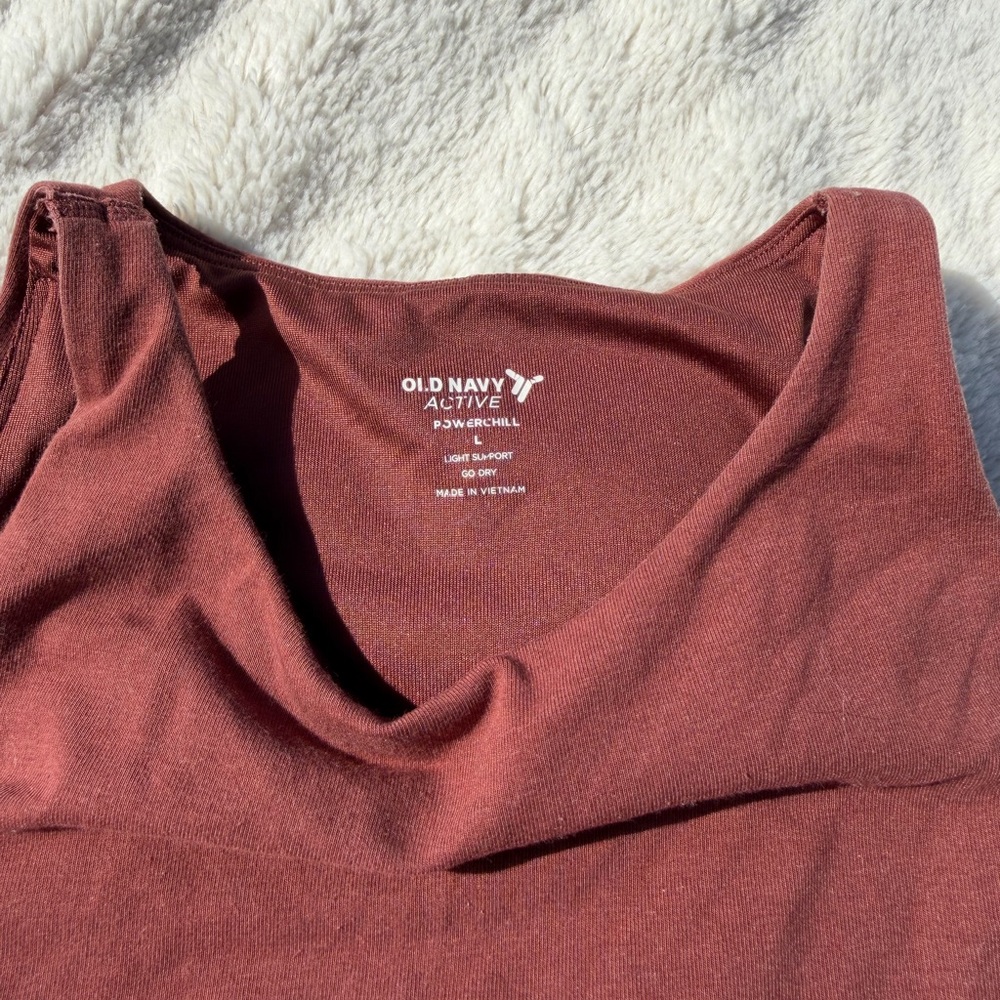 Women’s Old Navy Workout Tank - Picture 3 of 4